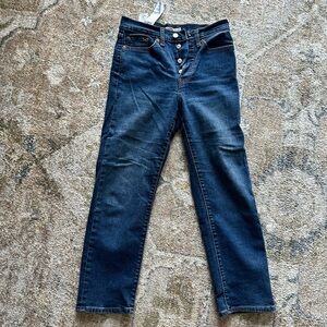 W27 L26 Levi Wedgie Straight Jeans